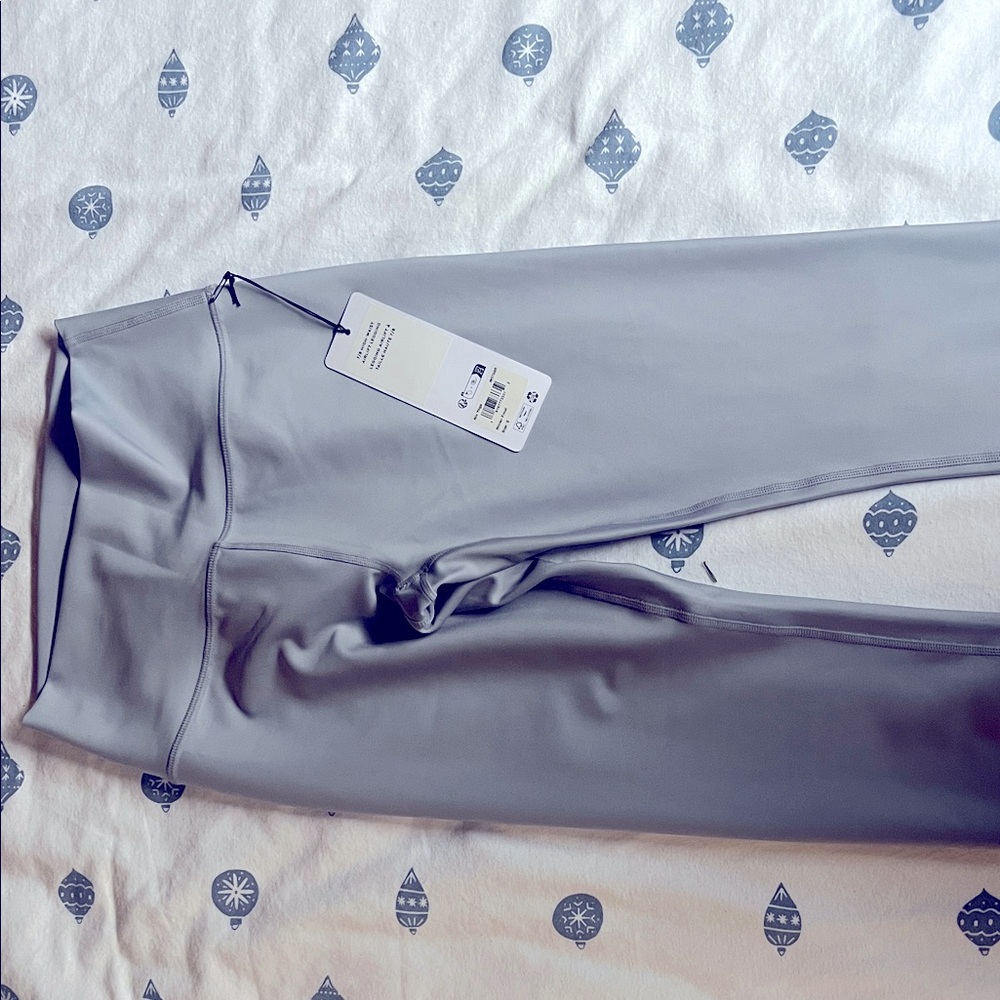 ALO leggings in New color